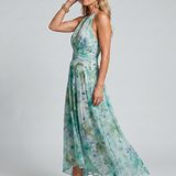 Victoria | Rochie Midi cu Model Floral, Plisată și Decolteu la Gât