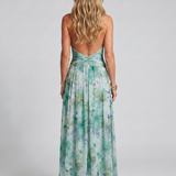 Victoria | Rochie Midi cu Model Floral, Plisată și Decolteu la Gât